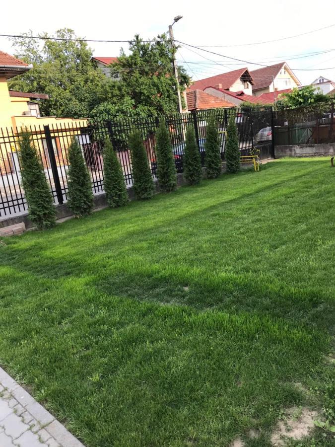 Casa Topazz ทาร์กู จิอู ภายนอก รูปภาพ