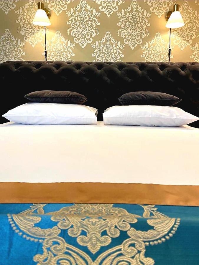 Casa Topazz ทาร์กู จิอู ภายนอก รูปภาพ