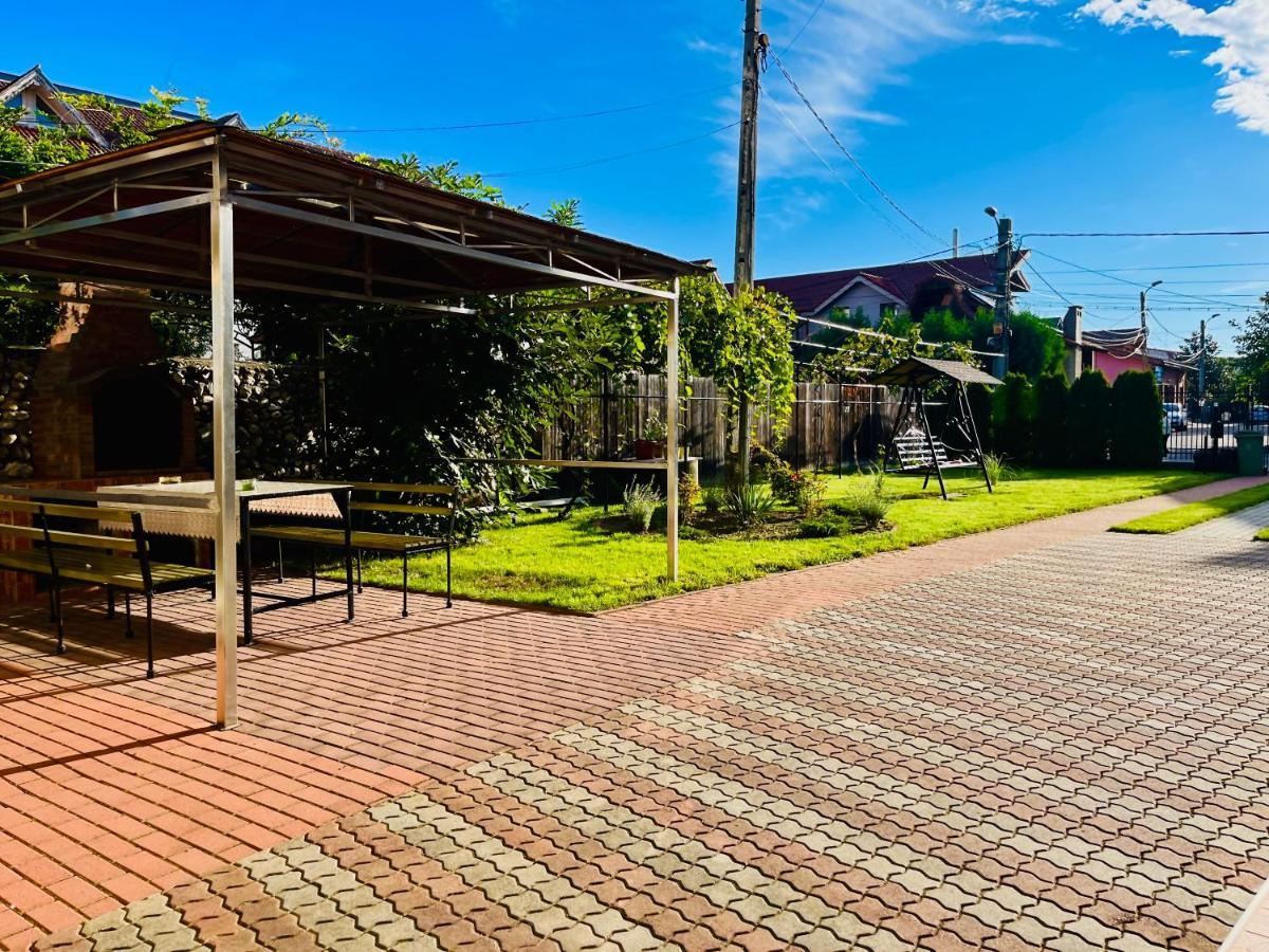 Casa Topazz ทาร์กู จิอู ภายนอก รูปภาพ