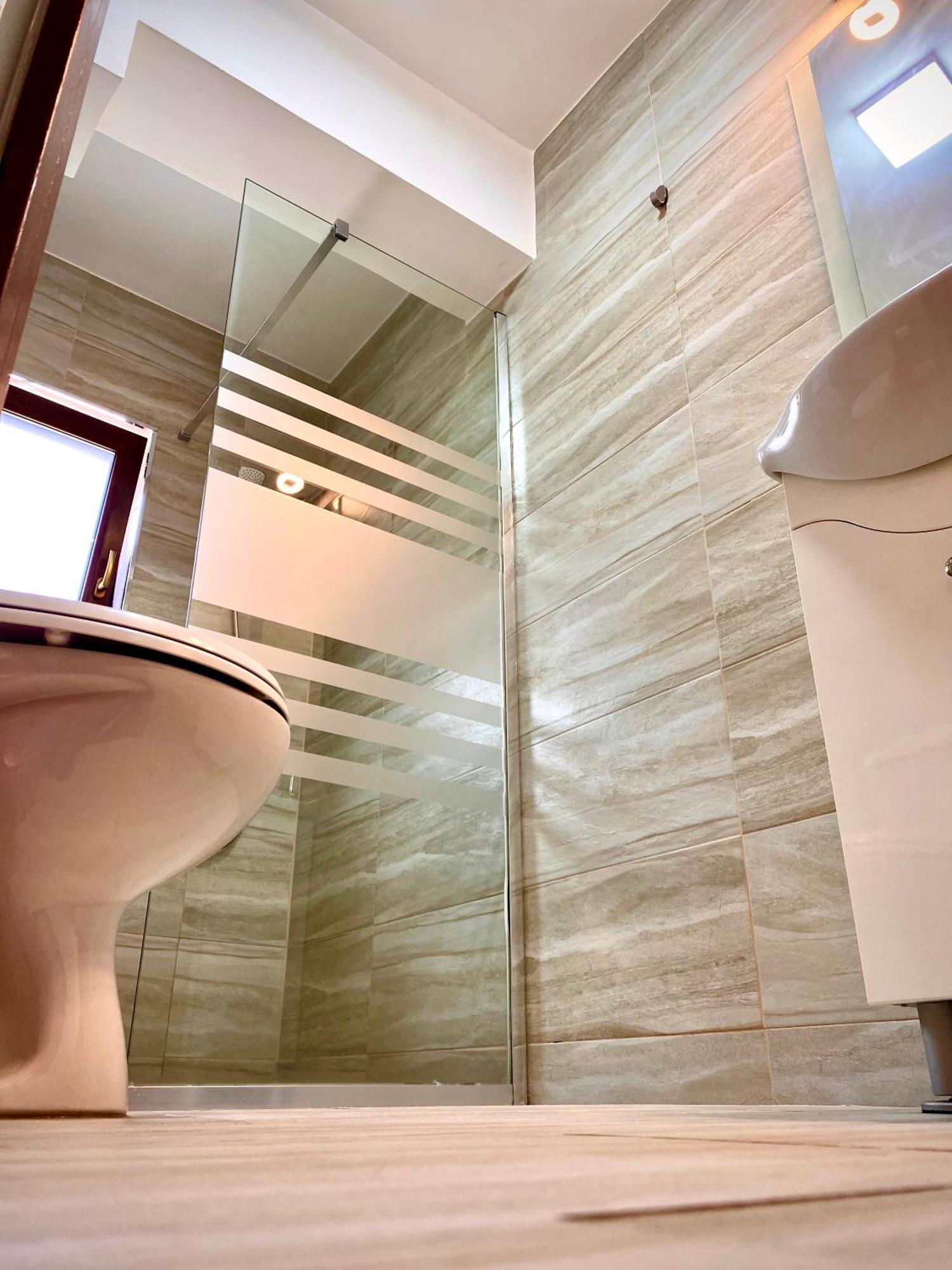 Casa Topazz ทาร์กู จิอู ภายนอก รูปภาพ