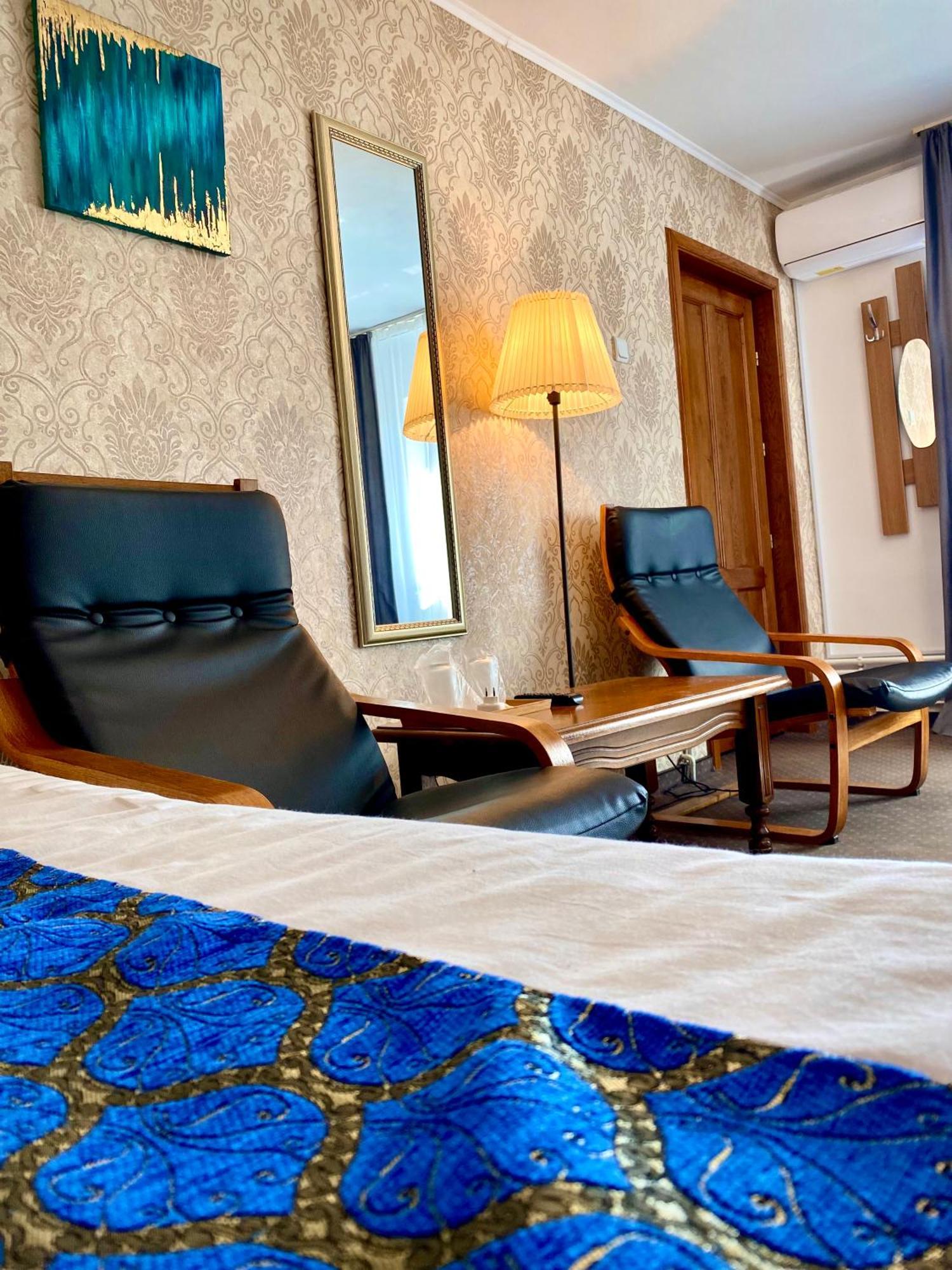 Casa Topazz ทาร์กู จิอู ภายนอก รูปภาพ