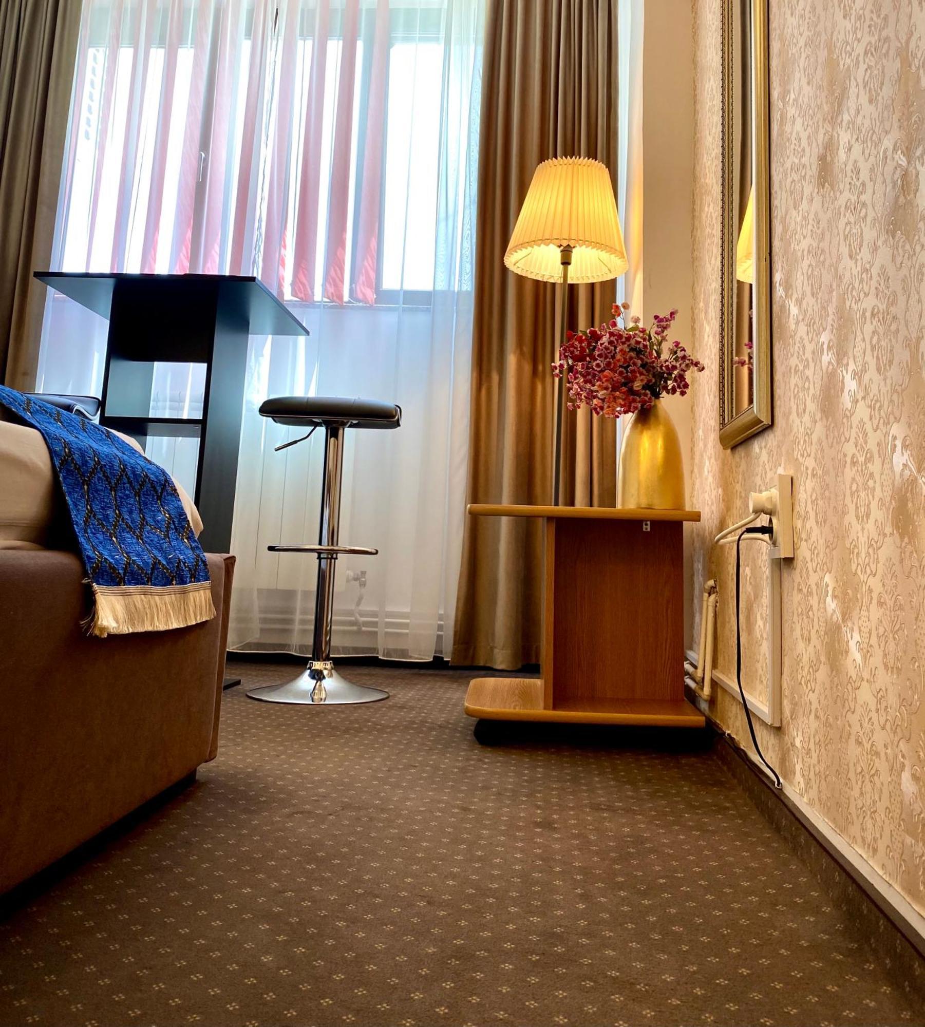 Casa Topazz ทาร์กู จิอู ภายนอก รูปภาพ