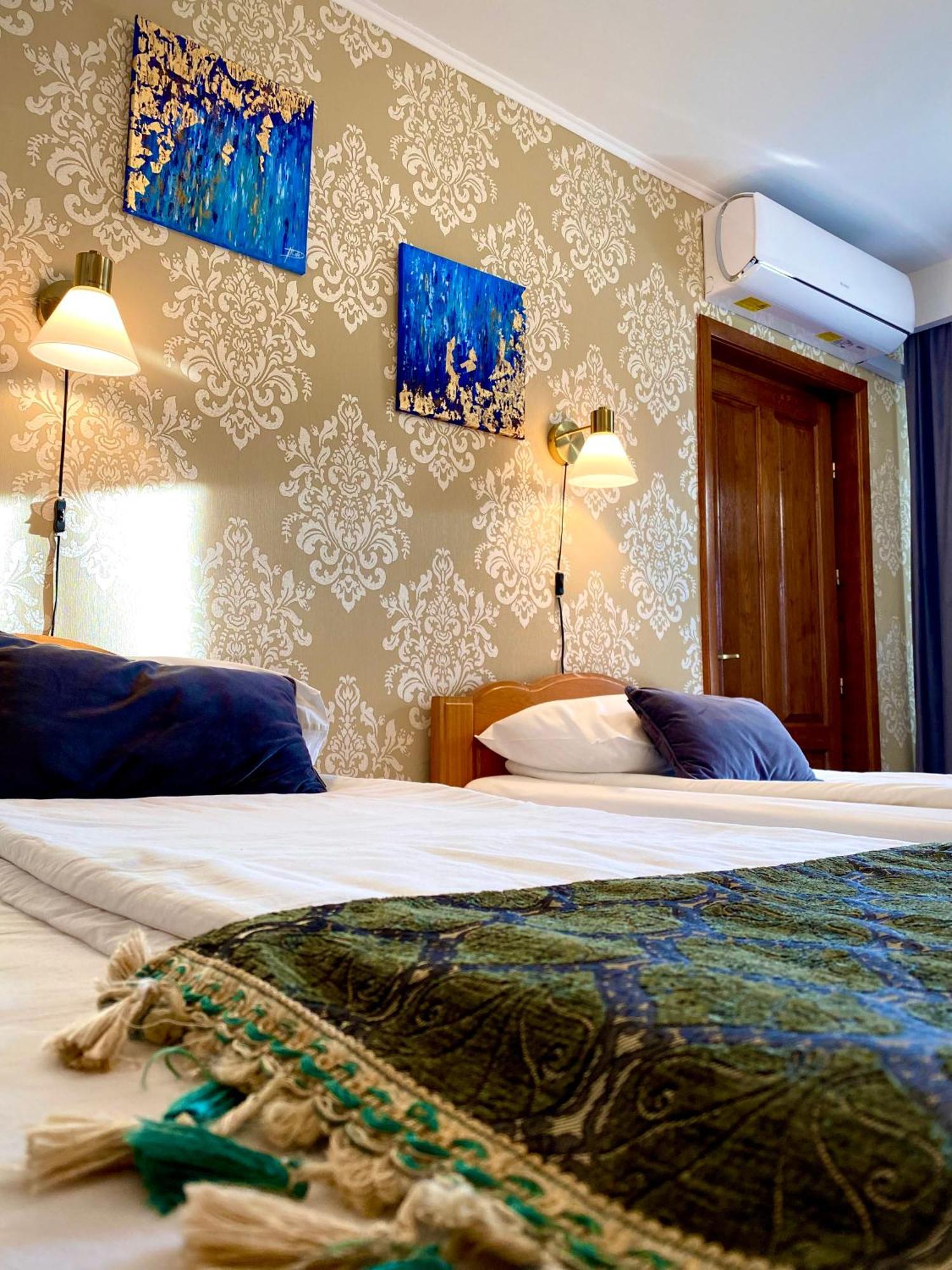 Casa Topazz ทาร์กู จิอู ภายนอก รูปภาพ